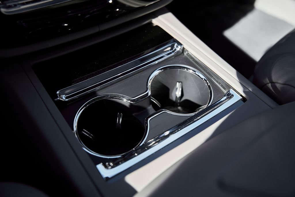 Used 2025 Rolls-Royce Phantom Sedan RWD image 77