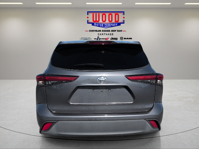 Used 2021 Toyota Highlander XLE AWD/4WD image 6