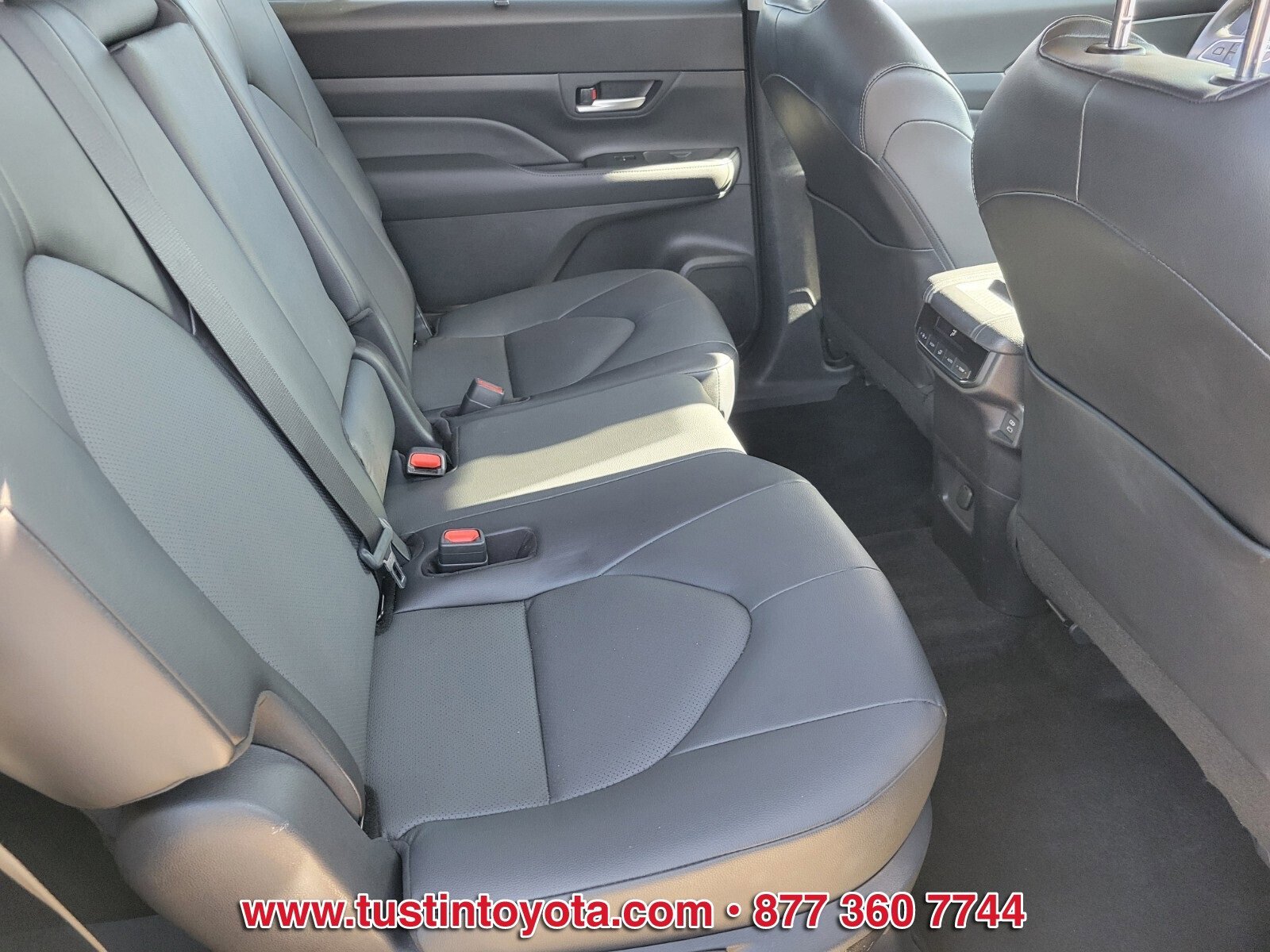 Certified 2024 Toyota Grand Highlander XLE image 16