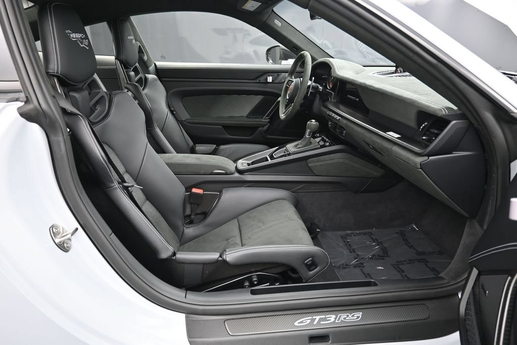 Certified 2025 Porsche 911 GT3 RS RWD image 30