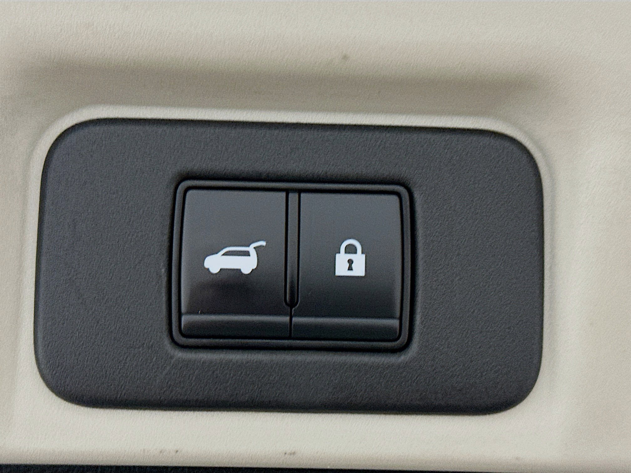 Used 2024 Nissan Ariya AWD image 32