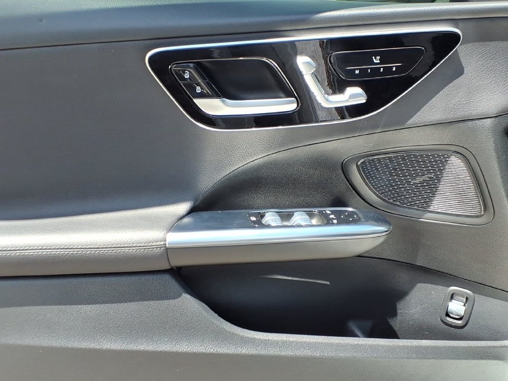 Used 2023 Mercedes-Benz C 300 4MATIC Sedan image 22