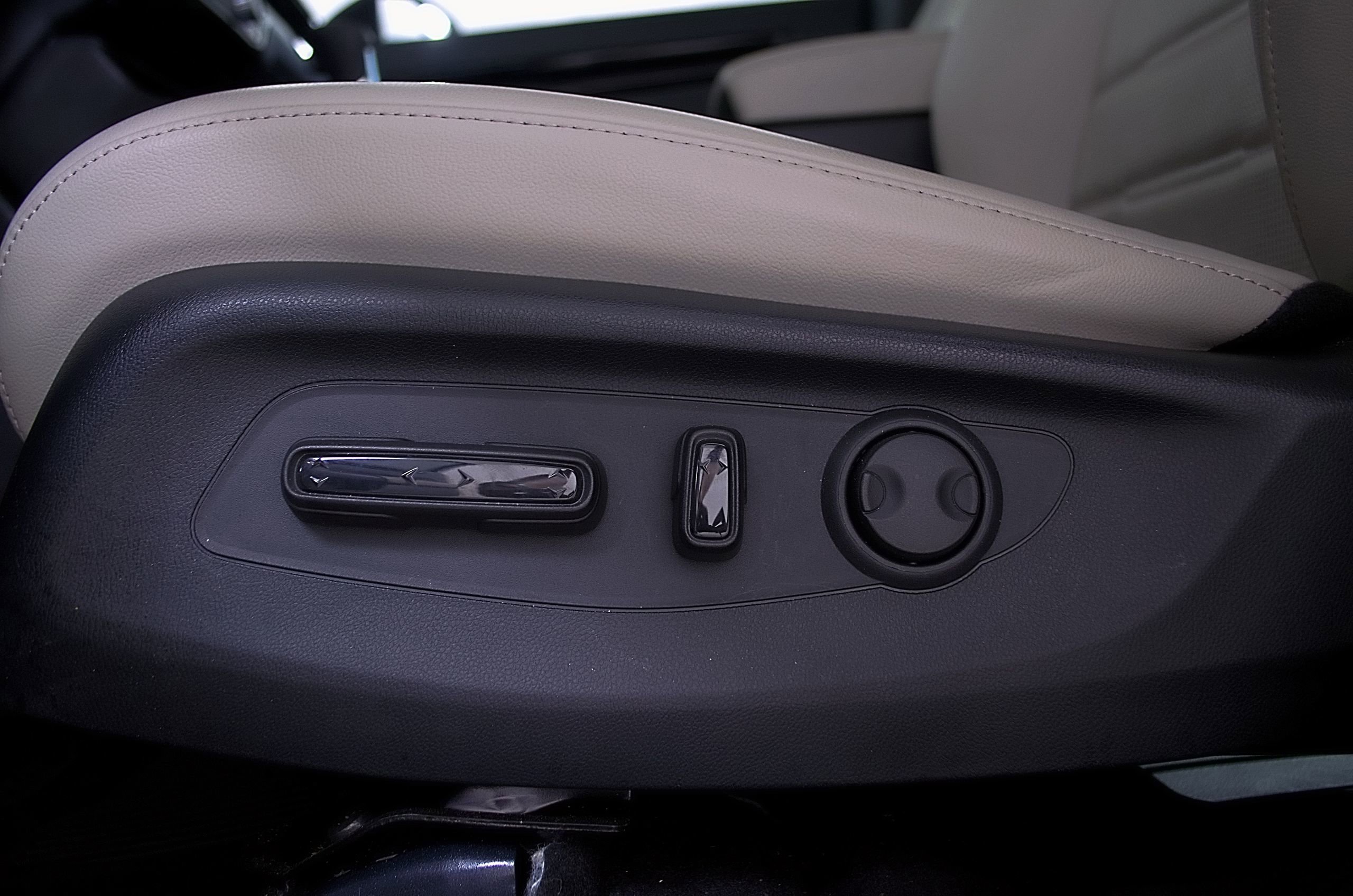 Used 2025 Honda CR-V EX-L image 17