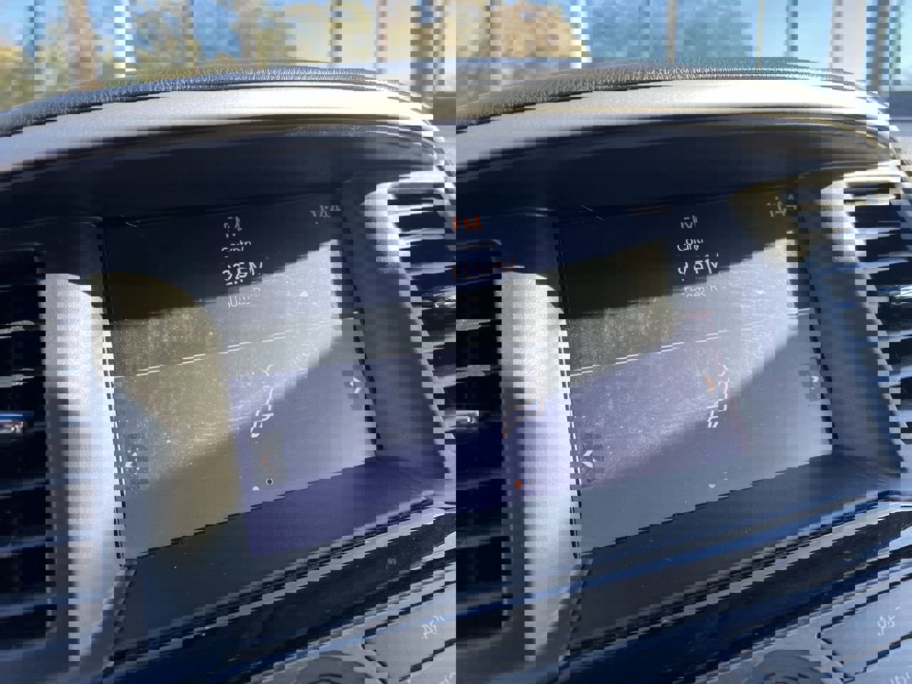 Used 2020 Nissan Pathfinder SV image 23