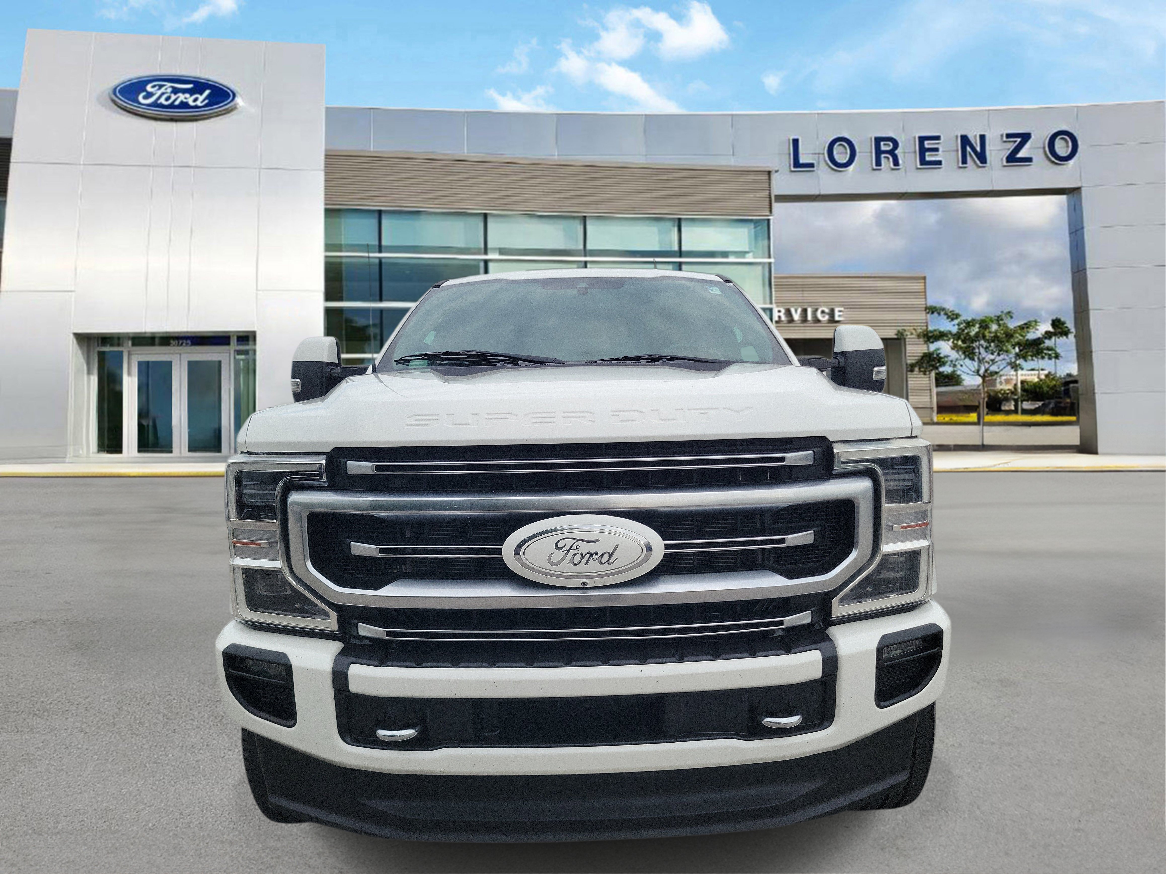 Used 2022 Ford F350 Platinum AWD/4WD image 2