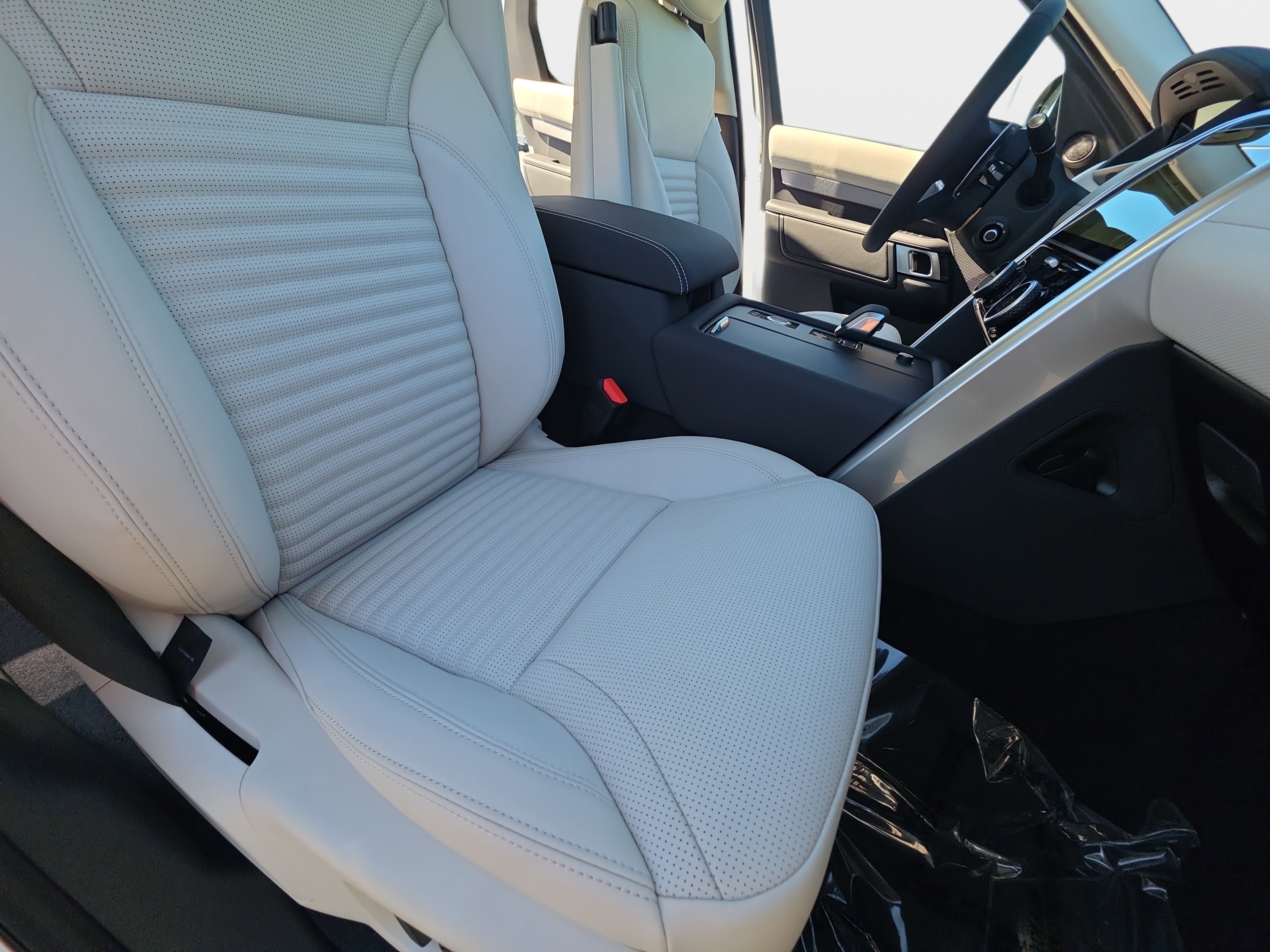 New 2026 Land Rover Discovery Dynamic SE AWD/4WD image 10