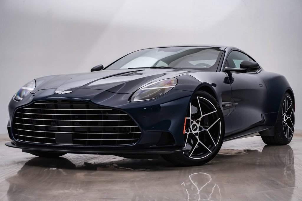 Used 2025 Aston Martin Vanquish image 1