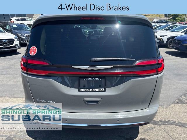 Used 2023 Chrysler Pacifica Touring-L FWD image 6