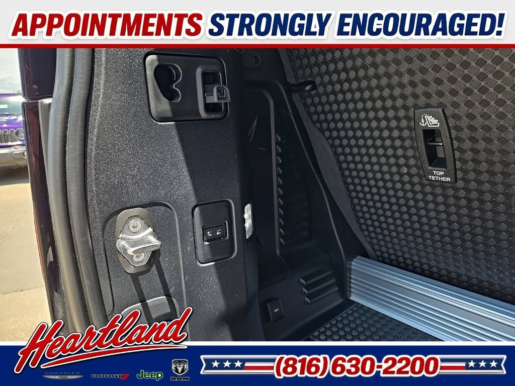 Used 2021 Land Rover Defender 90 First Edition AWD/4WD image 99
