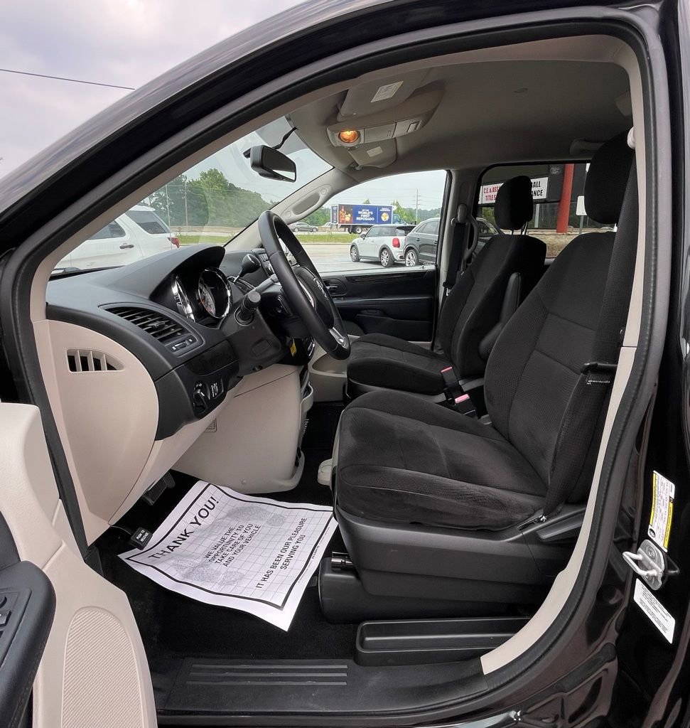 Used 2013 Dodge Grand Caravan SE FWD image 18