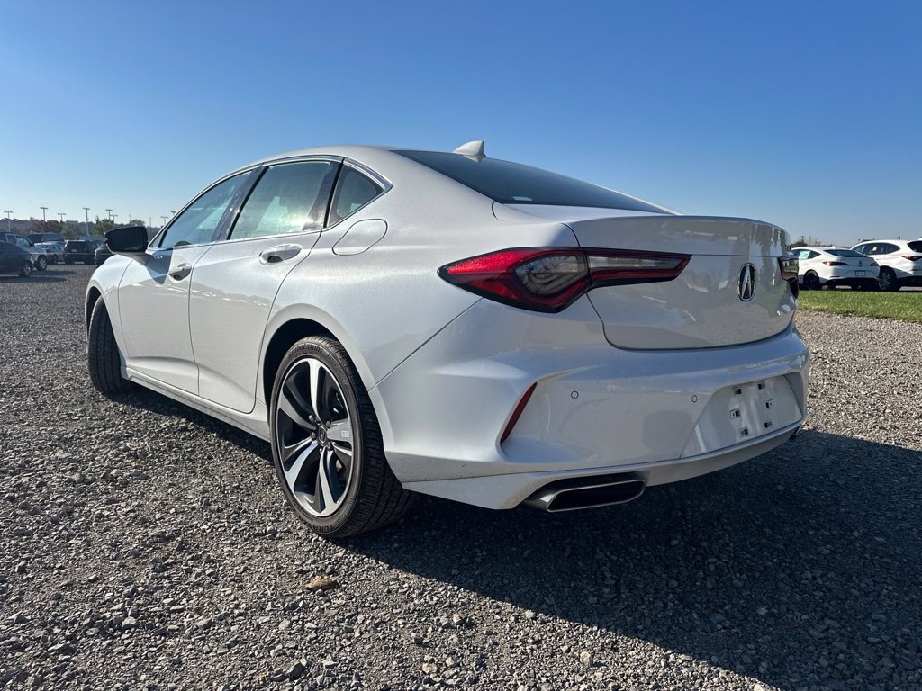 Used 2025 Acura TLX w/ Technology Package FWD image 9