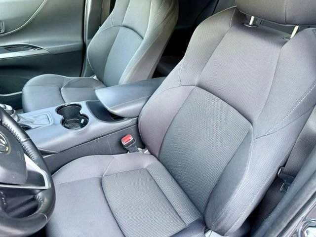 Used 2024 Toyota Venza LE AWD/4WD image 6