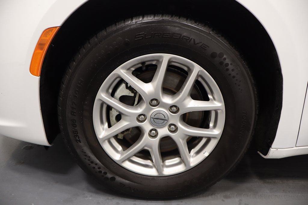 Used 2025 Chrysler Pacifica Select image 25