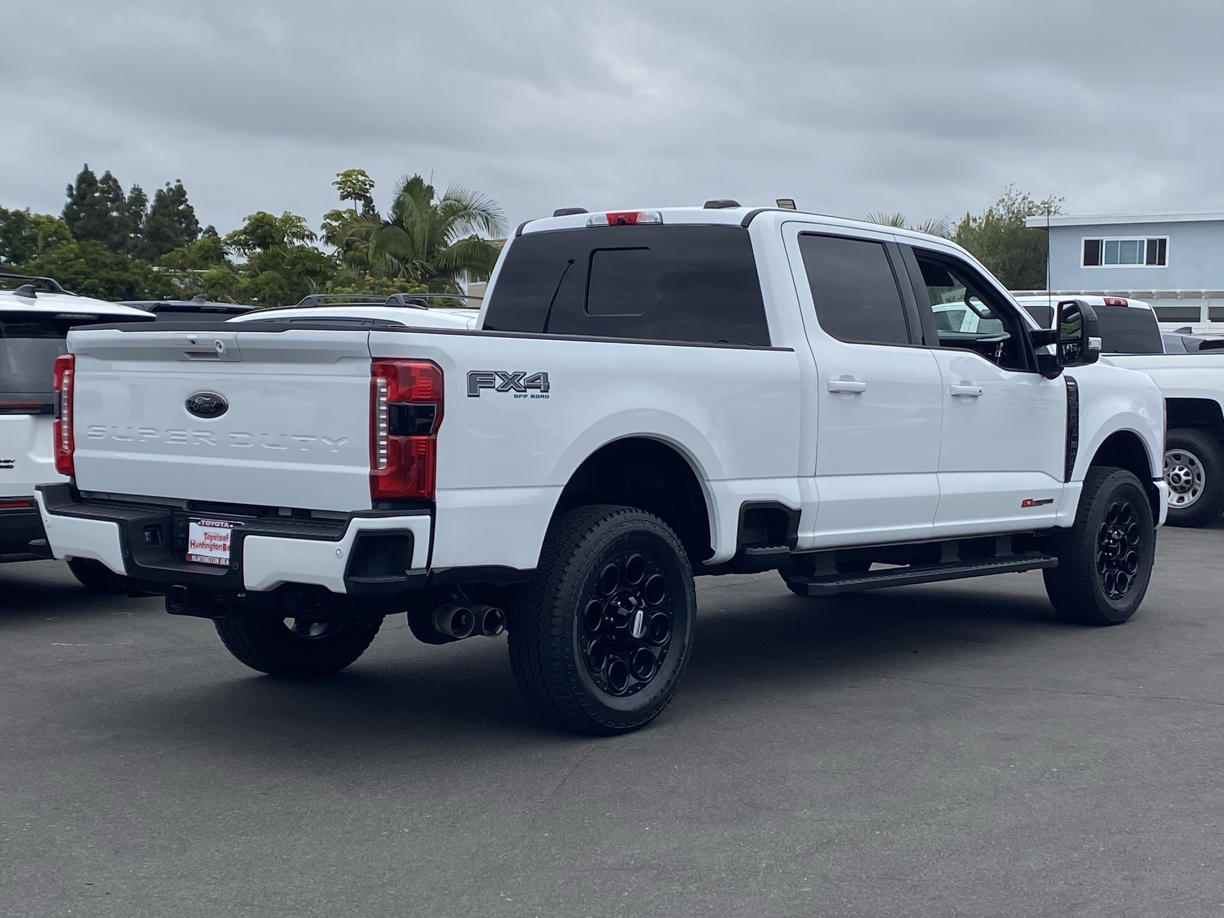 Used 2024 Ford F350 Lariat w/ Black Appearance Package AWD/4WD image 3