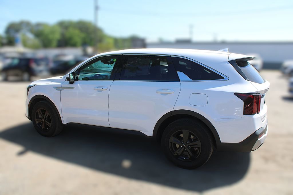 Certified 2024 Kia Sorento LX image 13
