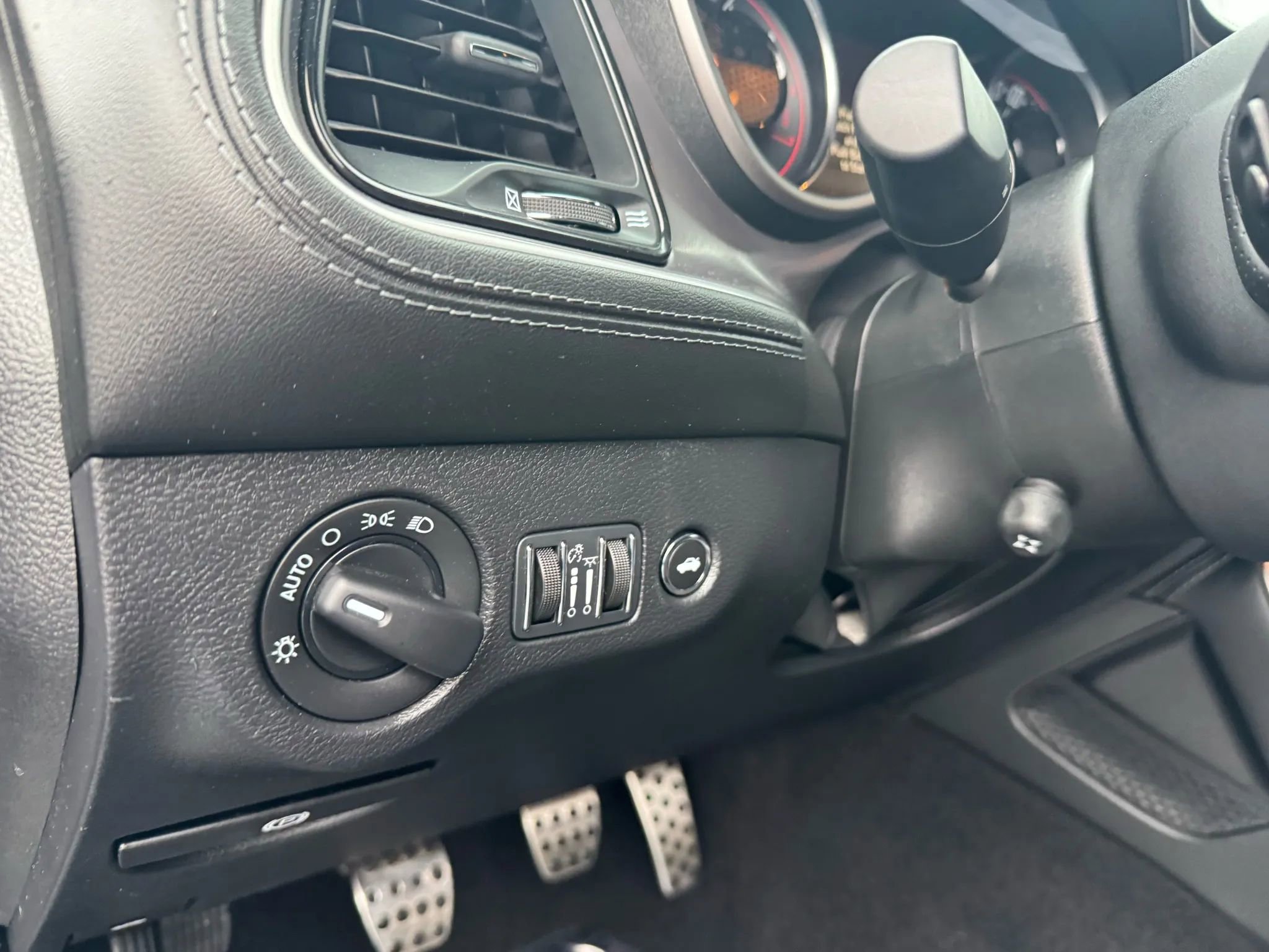 Used 2022 Dodge Challenger R/T Scat Pack RWD image 27