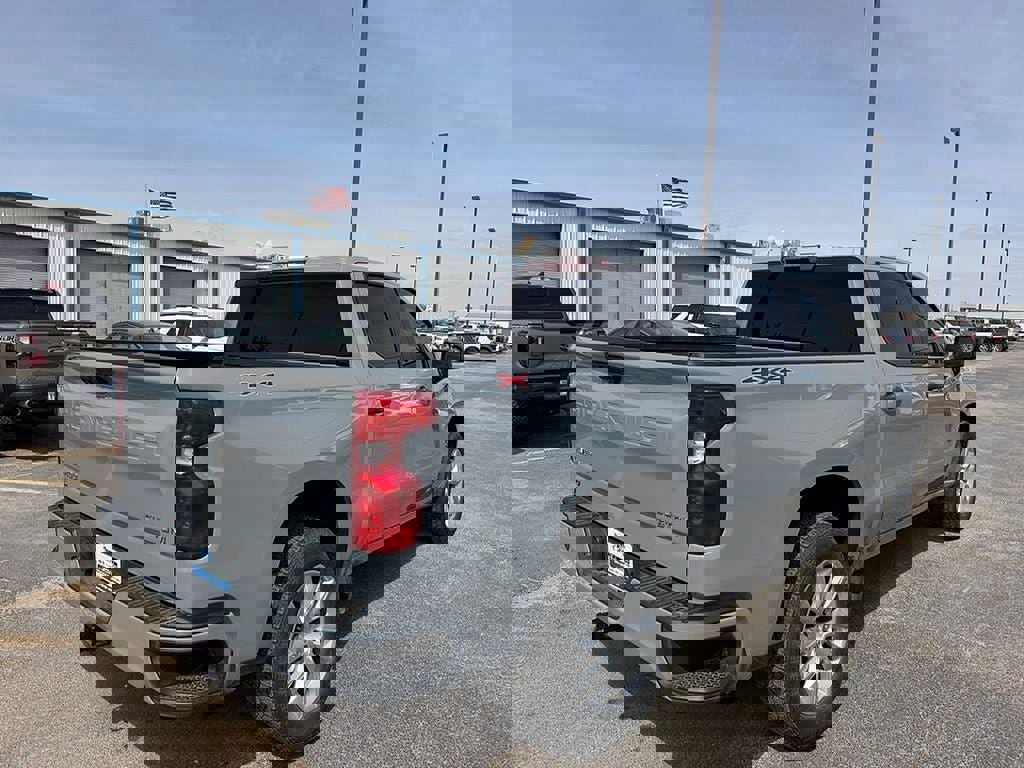 Used 2024 Chevrolet Silverado 1500 Custom image 7