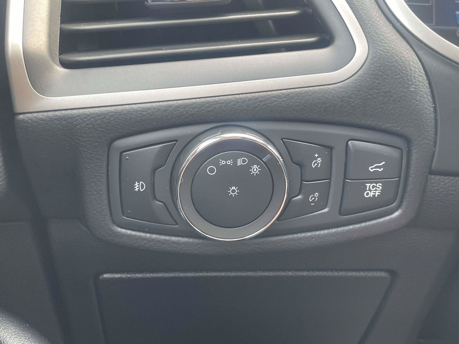 Used 2020 Ford Edge SEL w/ Convenience Package FWD image 34