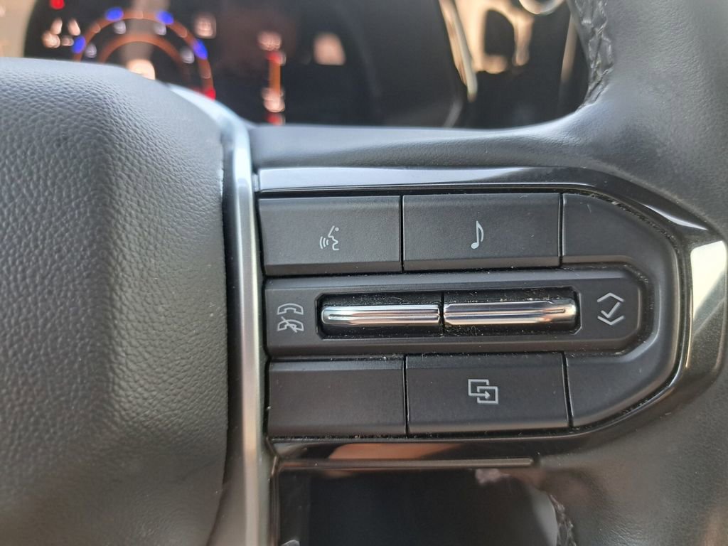 Used 2023 Chevrolet Colorado LT w/ LT Convenience Package II image 12