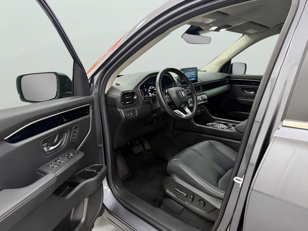 Used 2025 Honda Pilot EX-L image 10