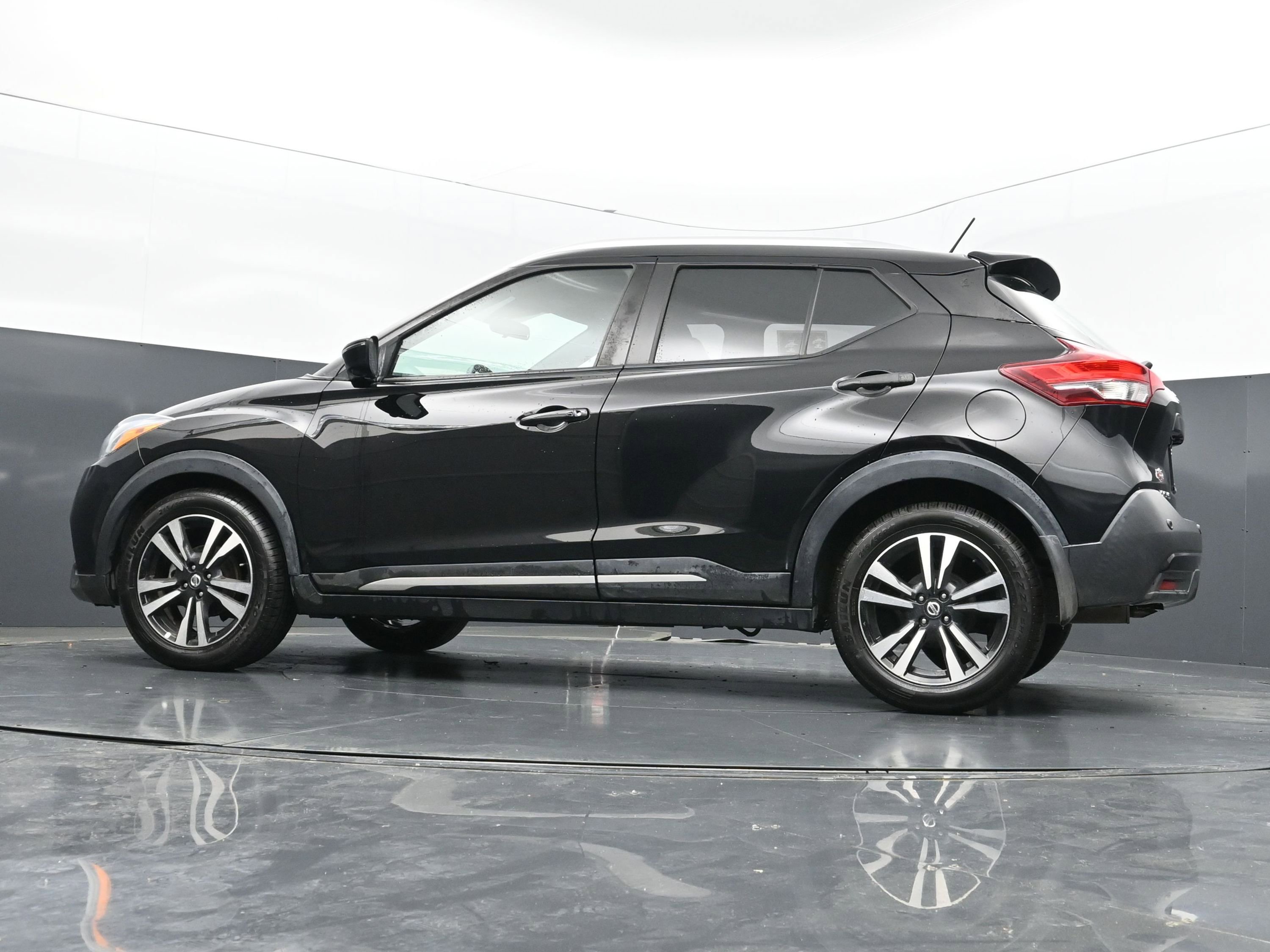 Used 2020 Nissan Kicks SR w/ SR Premium Package image 35