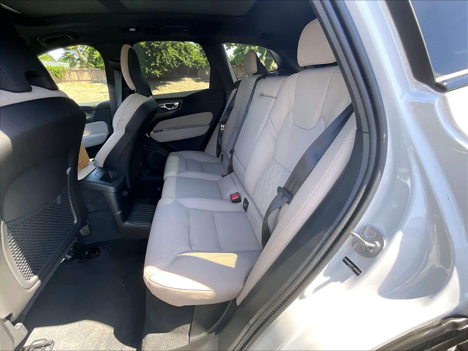 New 2026 Volvo XC60 T8 Plus w/ Climate Package PRO AWD/4WD image 12