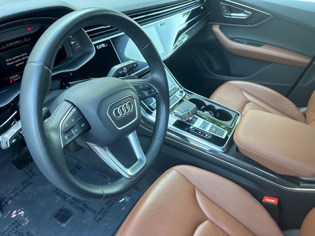 Used 2023 Audi Q7 3.0T Premium AWD/4WD image 11