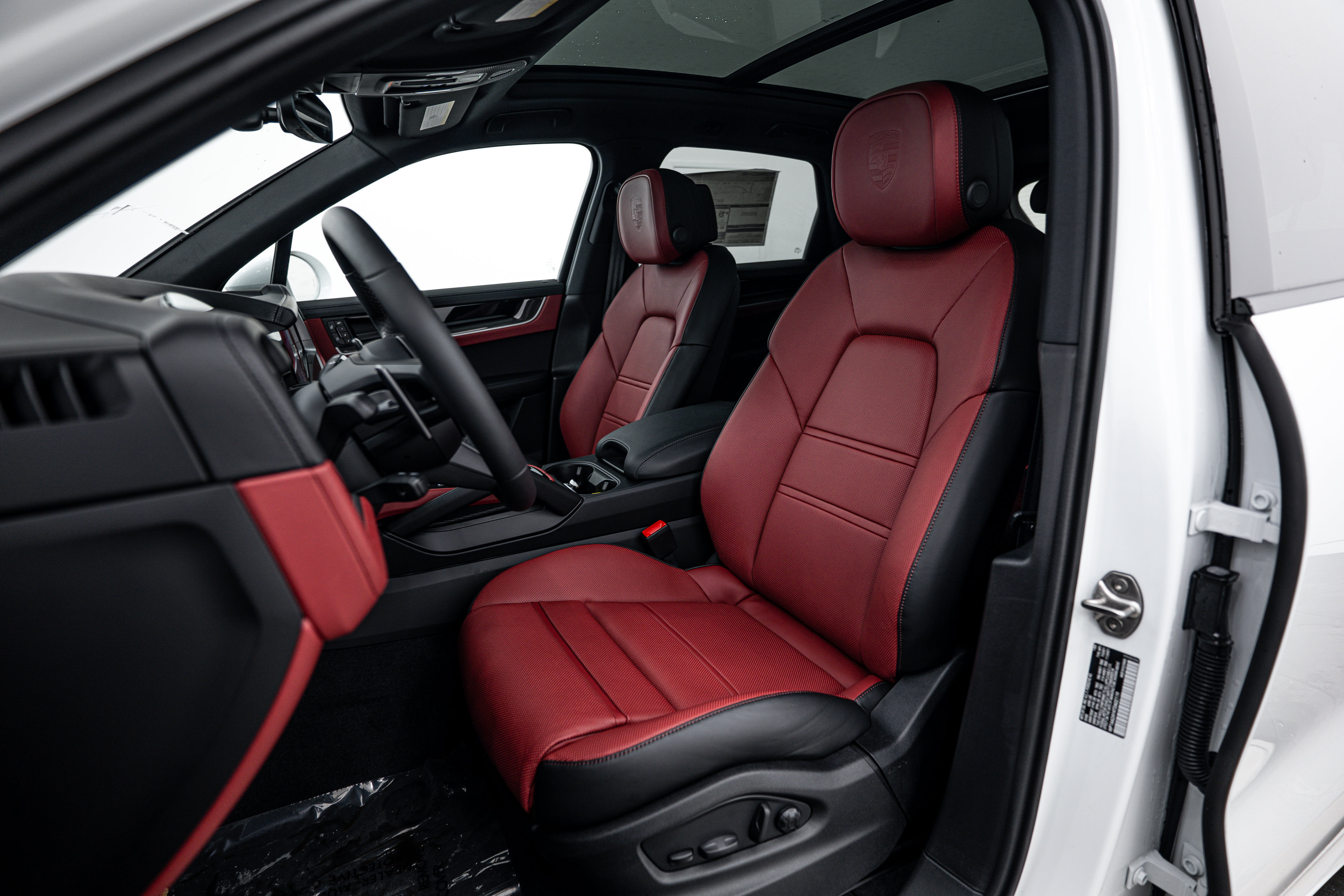 Certified 2026 Porsche Cayenne AWD/4WD image 5