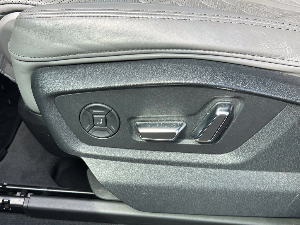 Used 2021 Audi SQ8 Prestige AWD/4WD image 21