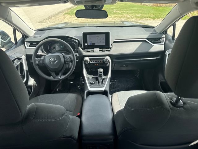 Used 2025 Toyota RAV4 XLE image 39