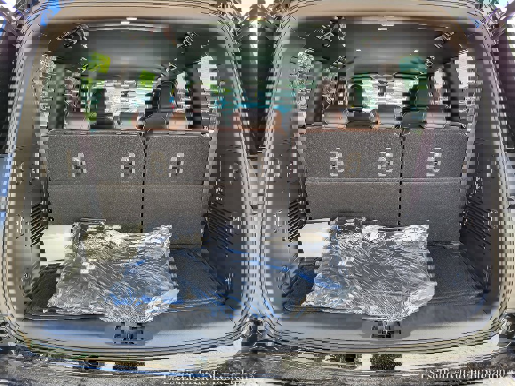 New 2026 Nissan Armada SL w/ Captain's Chari Seat Package image 16