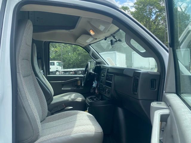 New 2025 Chevrolet Express 3500 w/ Power Convenience Package image 25