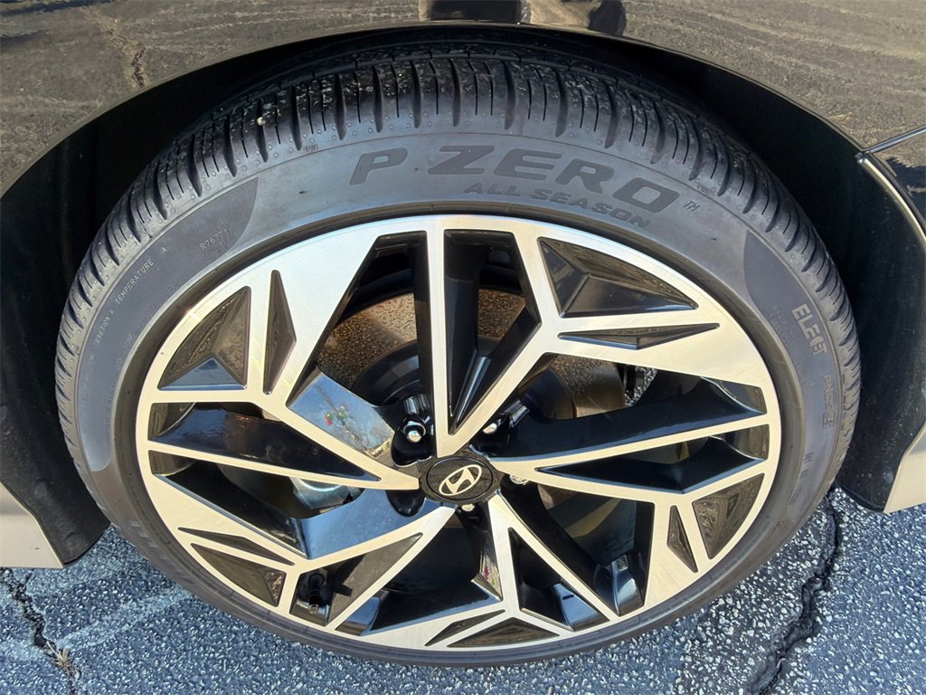 Used 2025 Hyundai Ioniq 6 Limited image 20