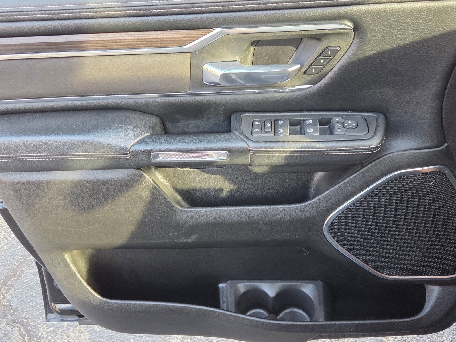 Used 2025 RAM 1500 Laramie image 31