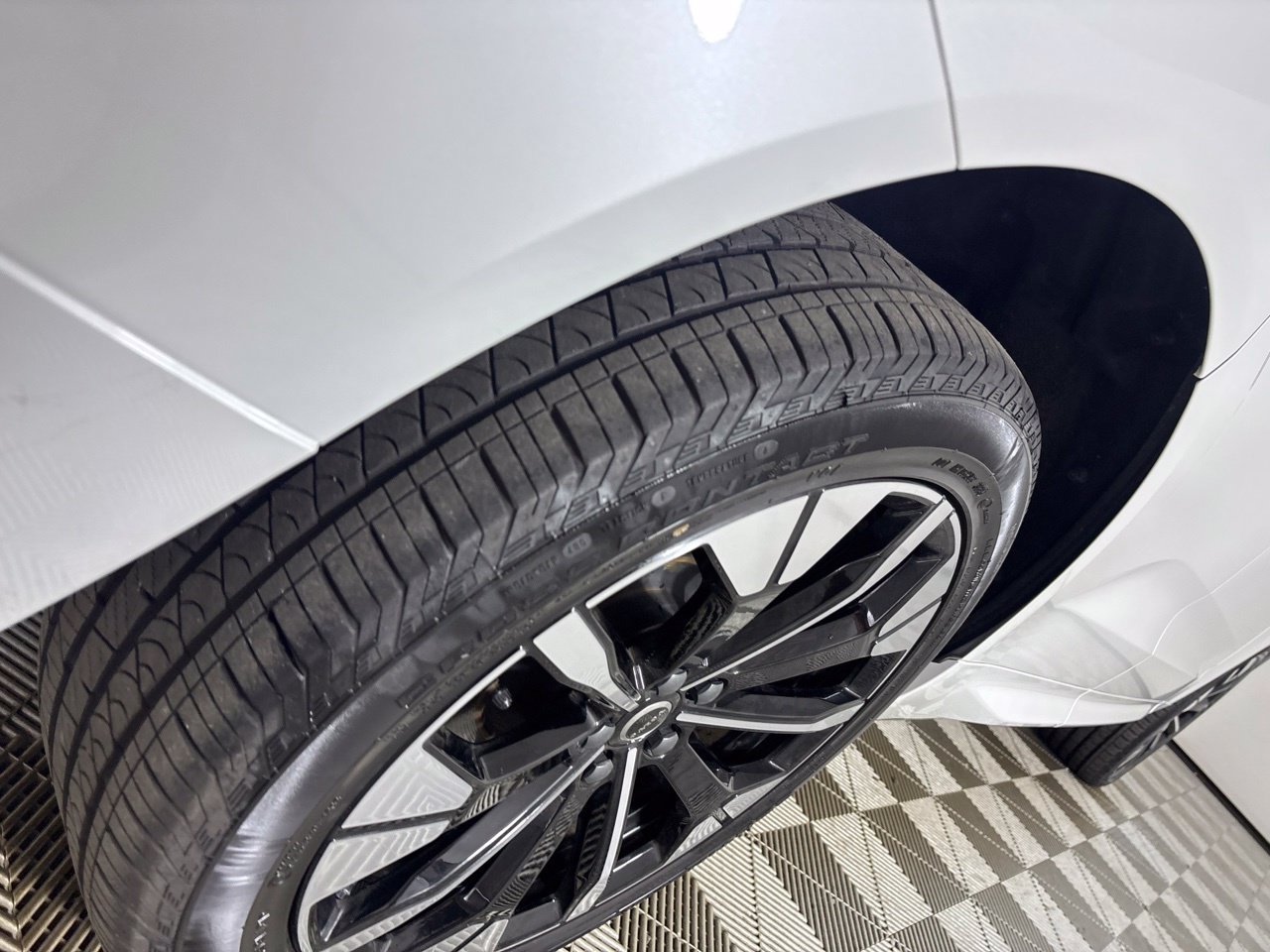 Used 2026 Volvo XC60 B5 Plus AWD/4WD image 34