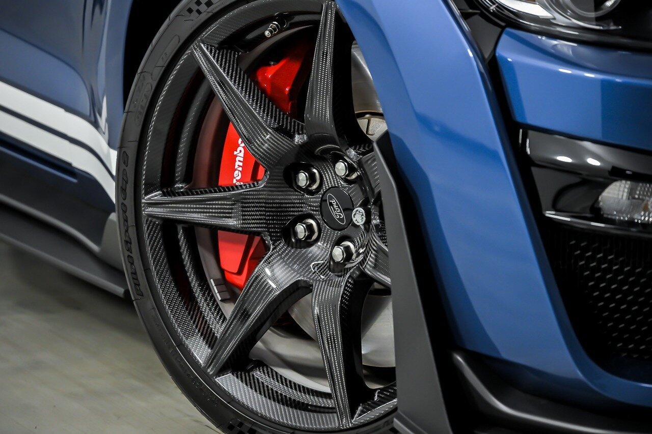 Used 2021 Ford Mustang Shelby GT500 w/ Carbon Fiber Track Pack RWD image 4