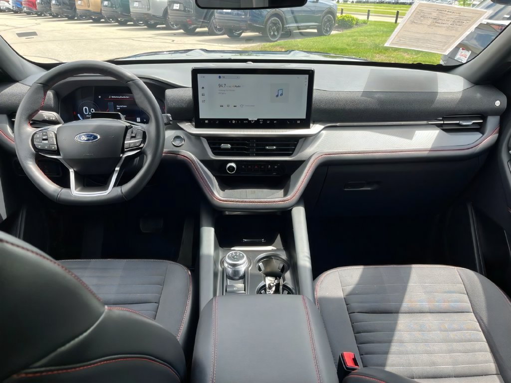 Used 2025 Ford Explorer ST-Line AWD/4WD image 6