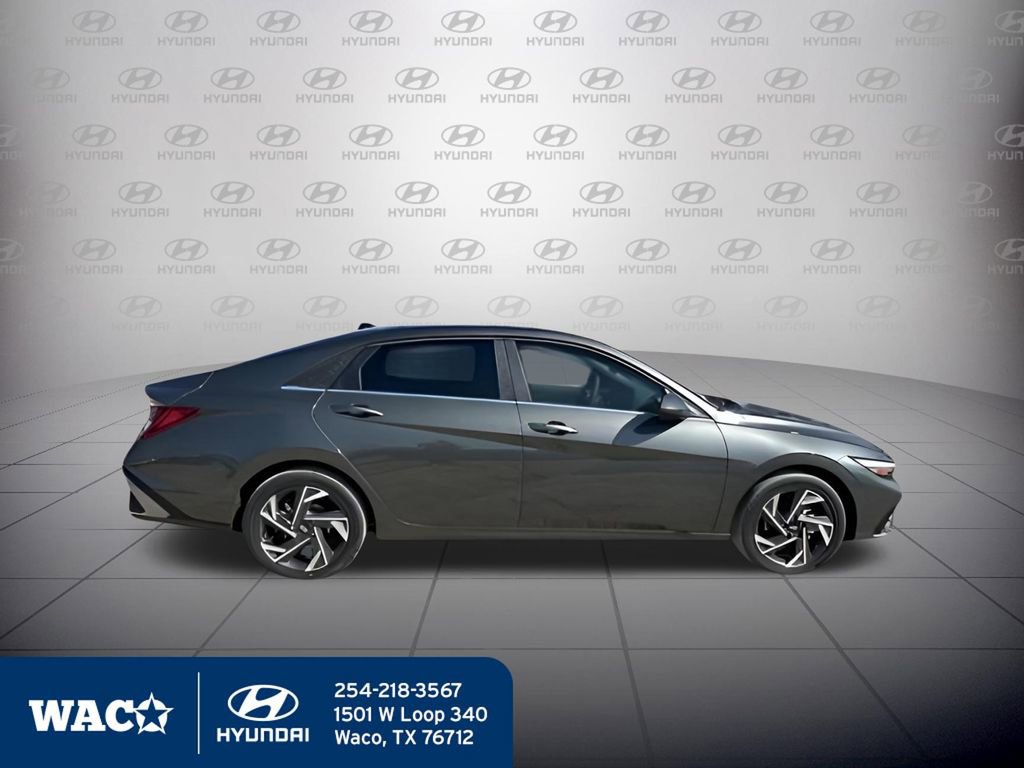 Used 2025 Hyundai Elantra SEL image 20