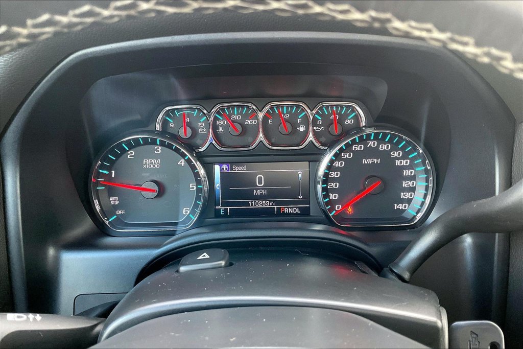 Used 2018 Chevrolet Silverado 1500 LT w/ LT Eassist Package AWD/4WD image 16