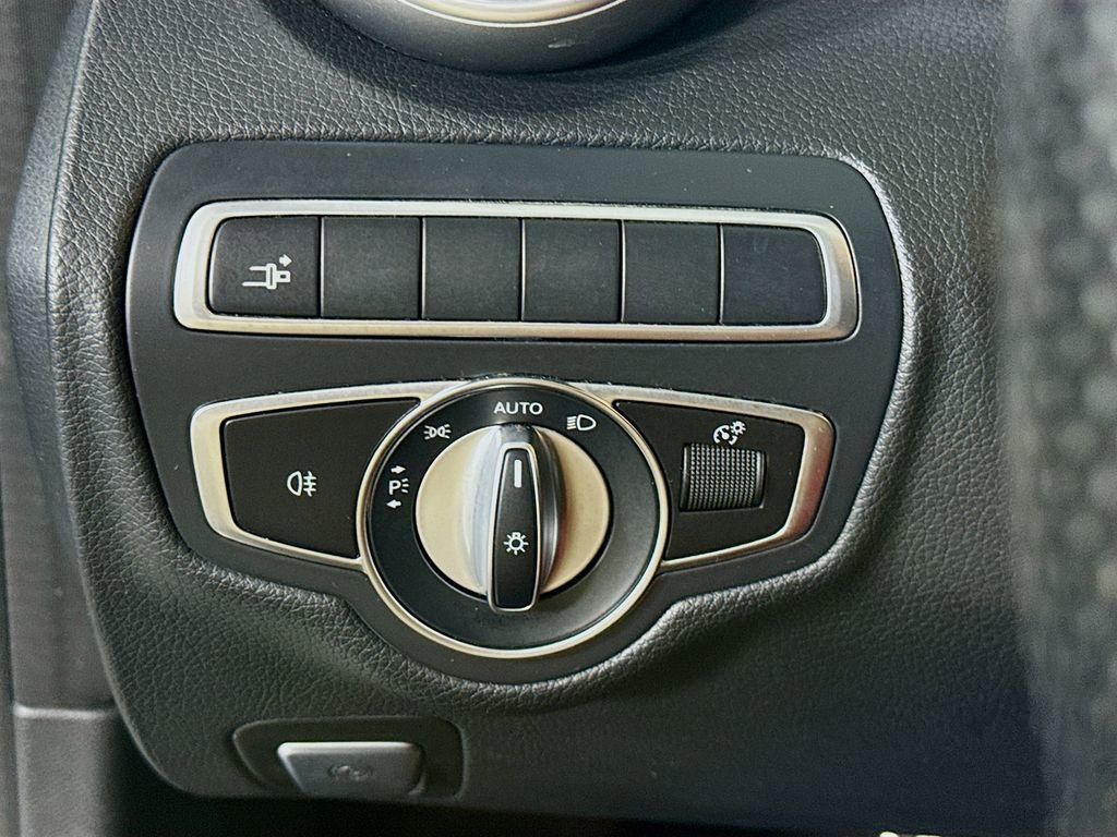 Used 2021 Mercedes-Benz C 63 AMG Cabriolet image 25