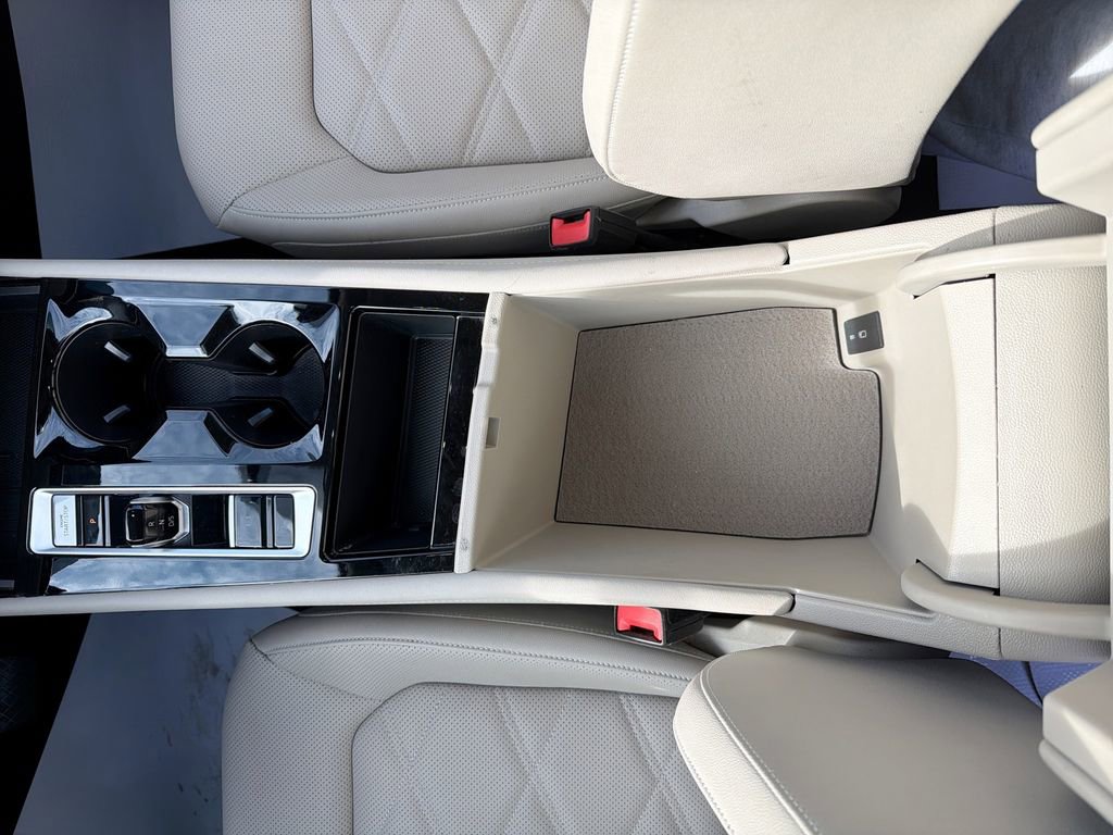 Used 2025 Volkswagen Atlas SE image 34