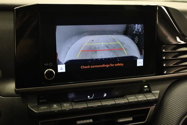 Used 2025 Toyota Camry SE image 23