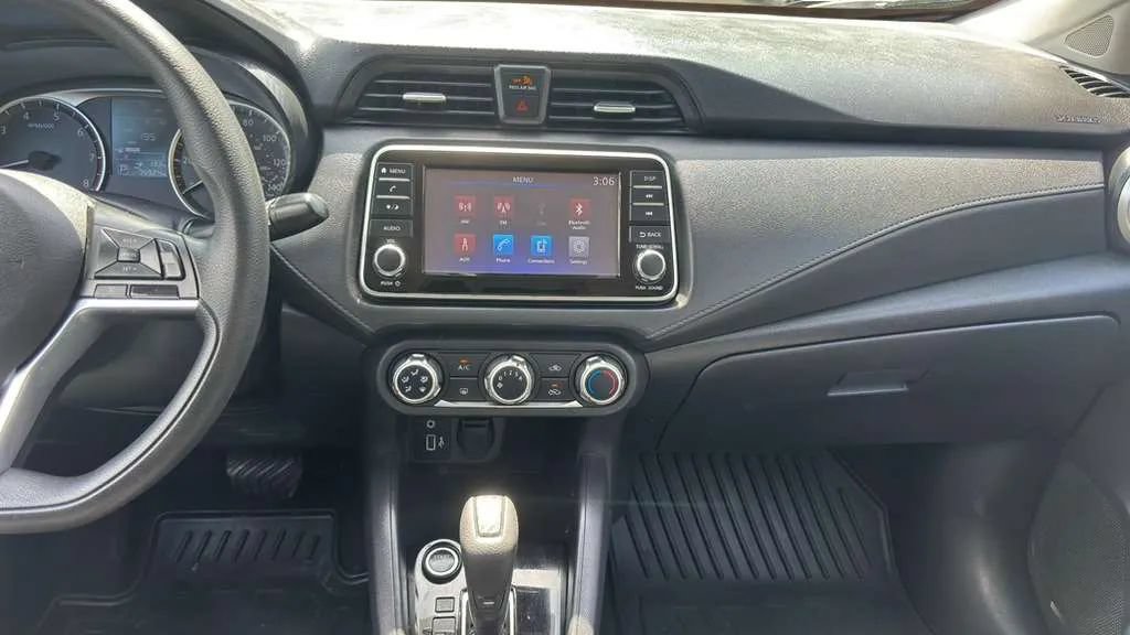Used 2020 Nissan Versa S FWD image 17