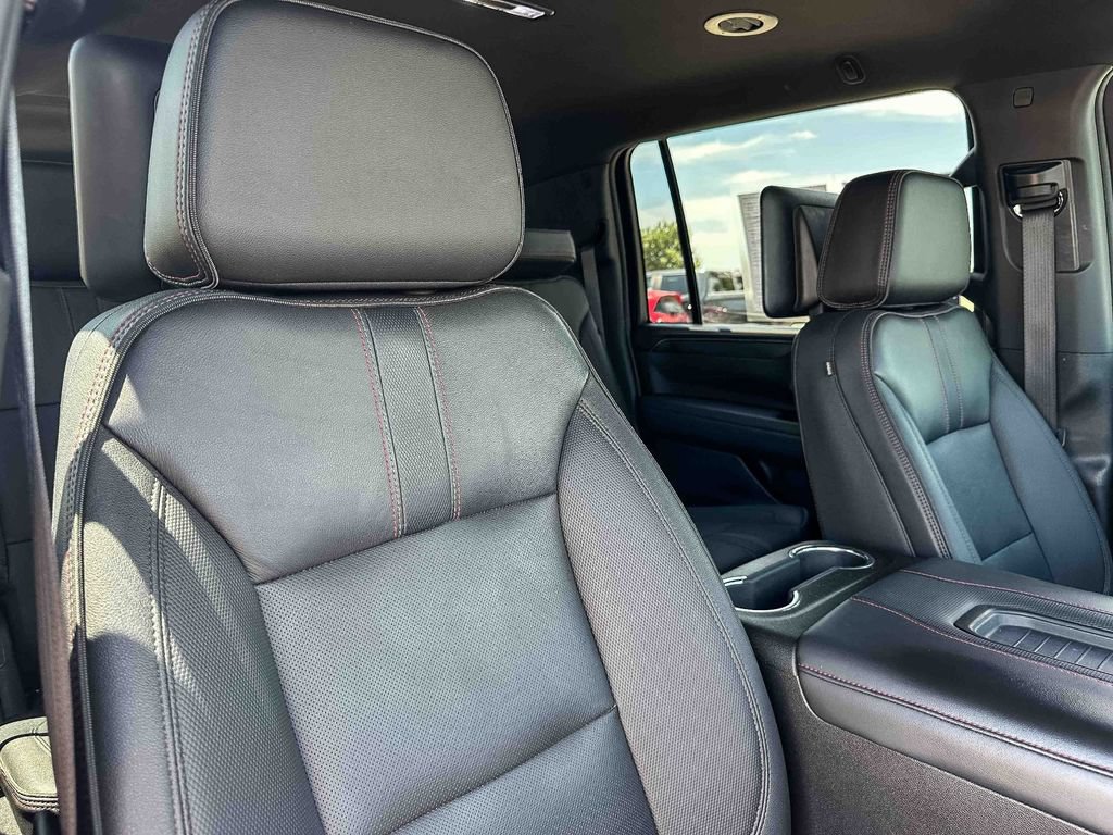 Used 2023 Chevrolet Suburban RST w/ Luxury Package AWD/4WD image 26