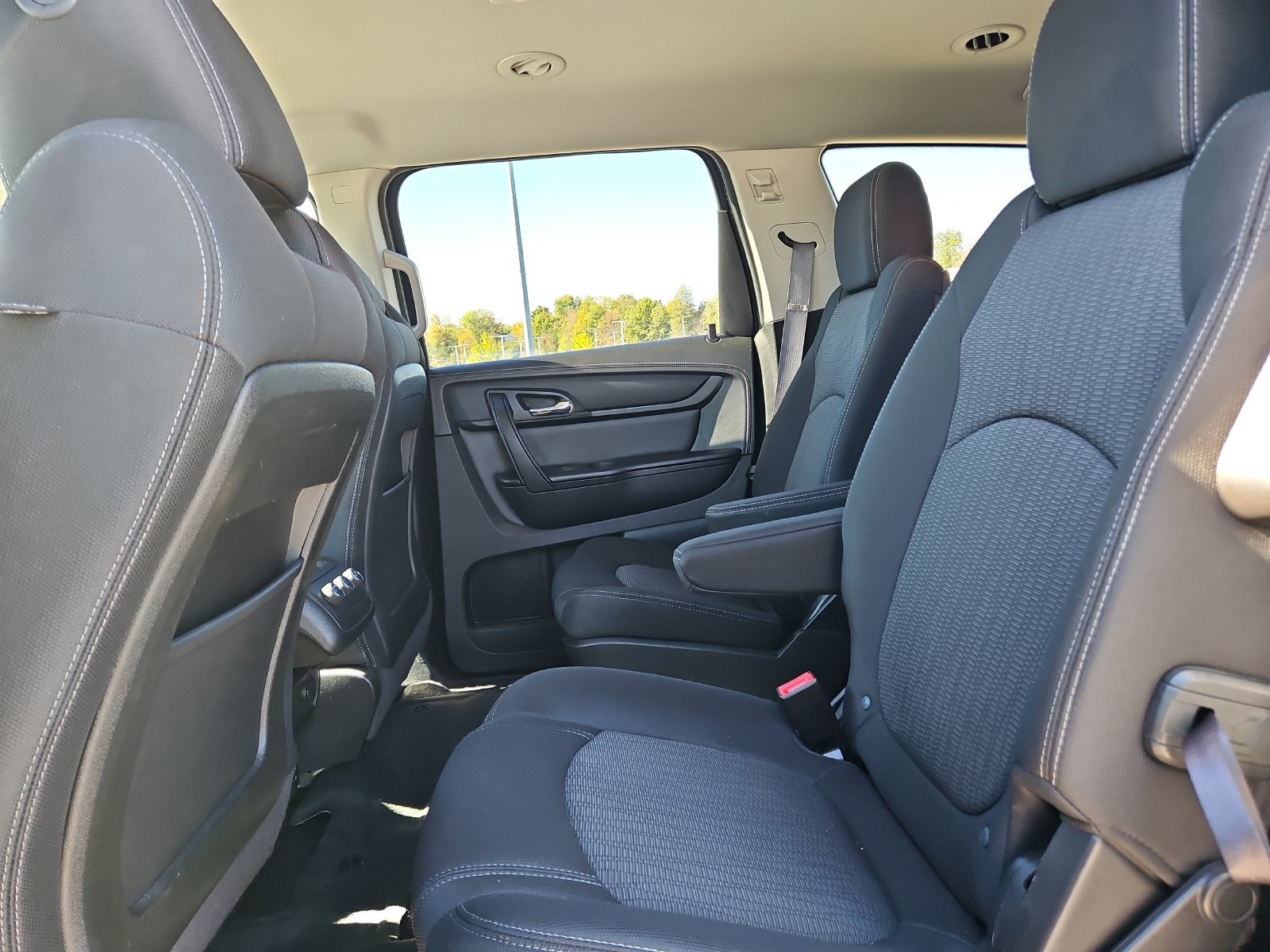 Used 2015 Chevrolet Traverse LT w/ Style and Technology Package AWD/4WD image 13