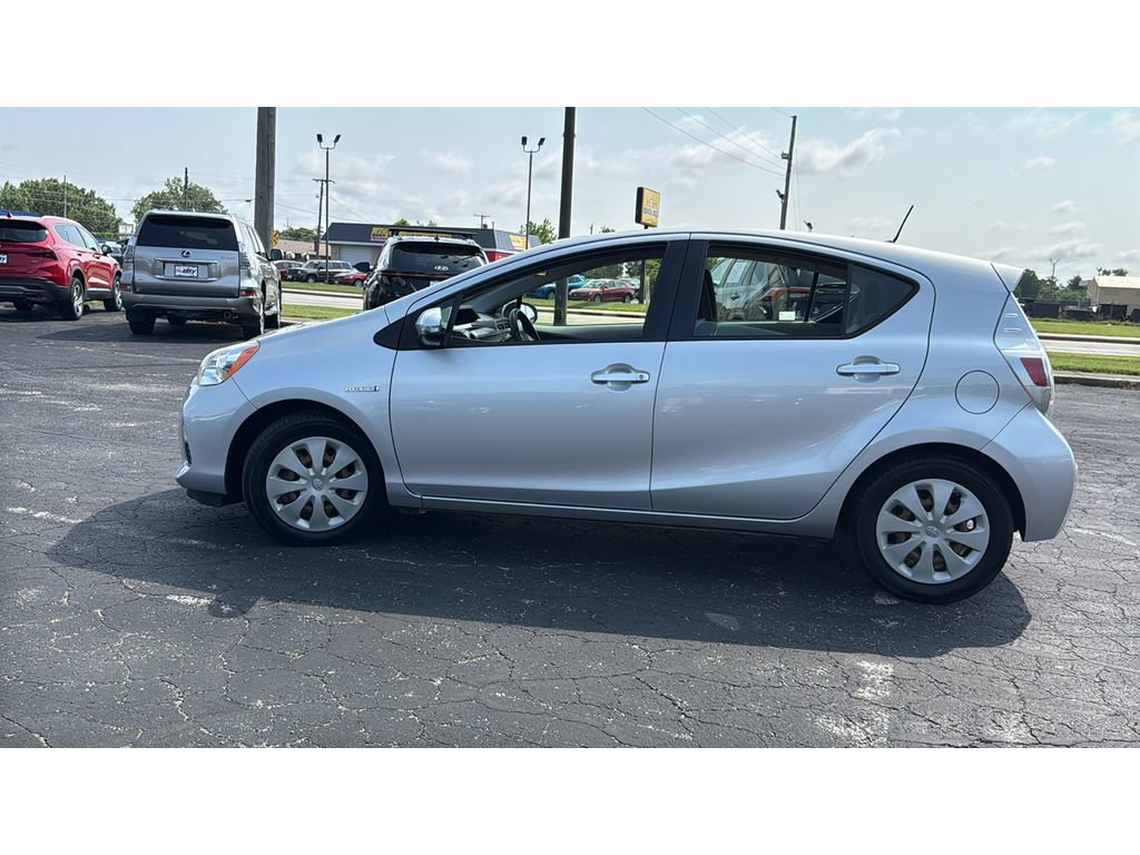 Used 2014 Toyota Prius C One FWD image 4