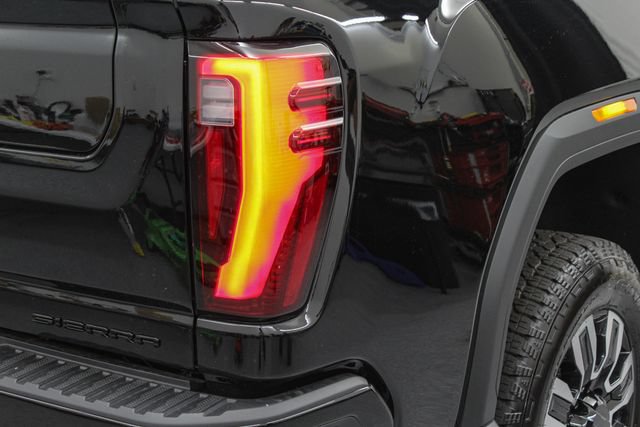 New 2026 GMC Sierra 2500 Denali Ultimate w/ LPO, Black Badging Package AWD/4WD image 11