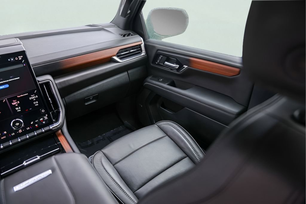 Certified 2025 GMC Yukon Denali image 30