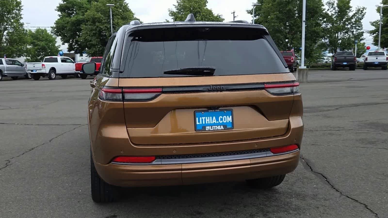 New 2026 Jeep Grand Cherokee Summit AWD/4WD image 7