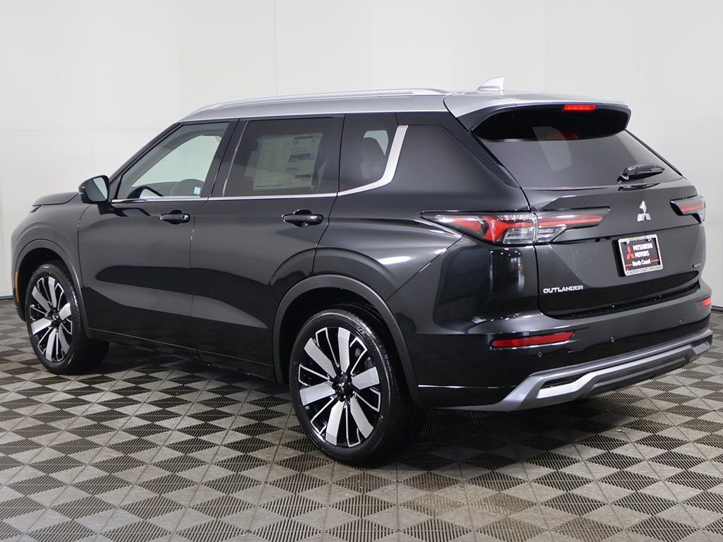 New 2025 Mitsubishi Outlander AWD image 15